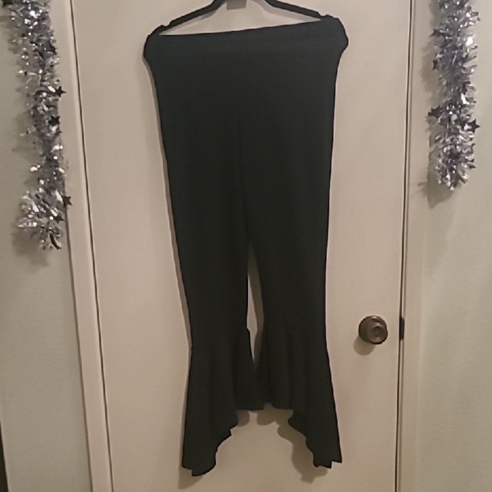 081 Pretty LittleThing Black Flare Pants